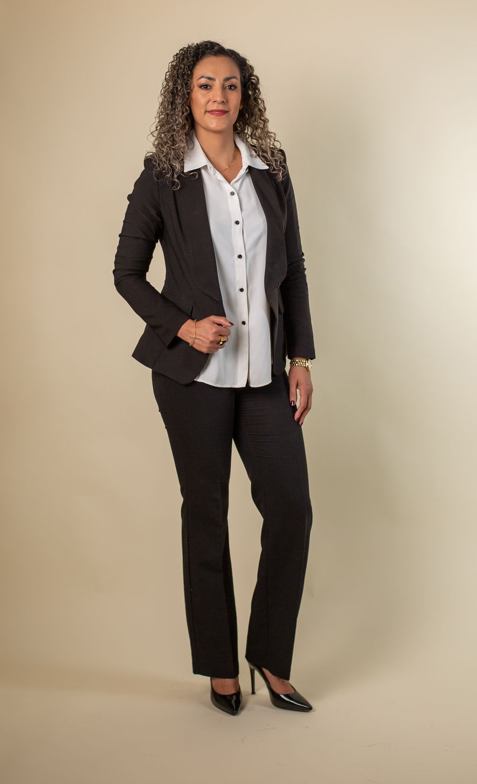 Fotografia de Mayela landeros de pie